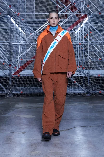 Look 80